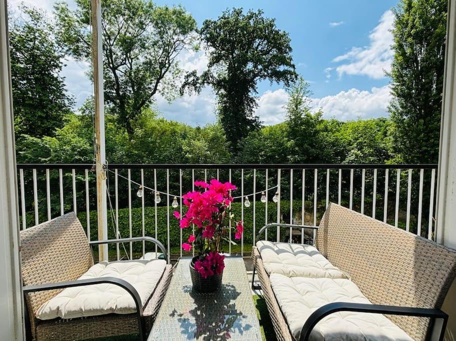Proche Chateau De Versailles Avec Balcon Vu Sur Une Foret Et Parking Gratuit Pour 5 Personnes Maximum Экстерьер фото